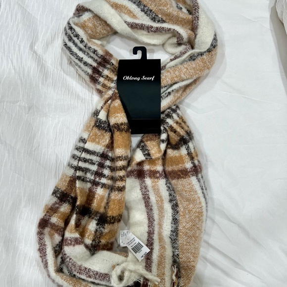 Scarf - Picture 2 of 3